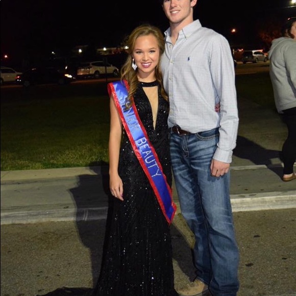 Sherri Hill formal dress - Picture 3 of 8